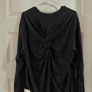 New Twist-Back Relaxed-Fit
Long Sleeve